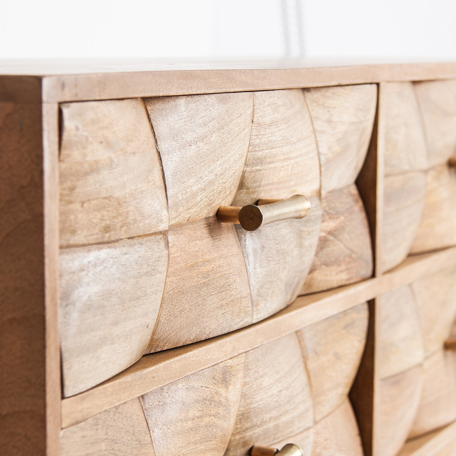 KUSEL CHEST OF DRAWERS